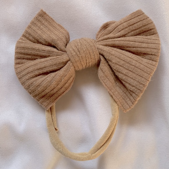 Poppy Knots headband and bows - Picture 6 of 6
